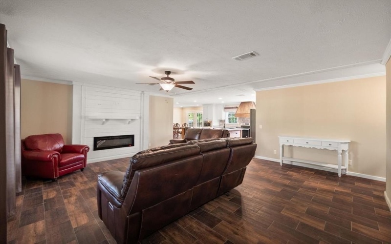1524 SE County Road 3135, Corsicana, TX 75109, 4 Bedrooms Bedrooms, ,2 BathroomsBathrooms,Residential,For Sale,1524 SE County Road 3135,20901745