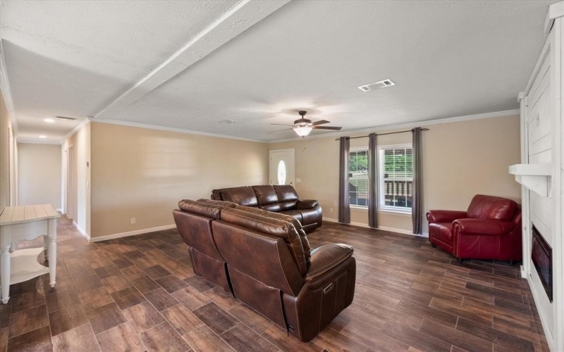 1524 SE County Road 3135, Corsicana, TX 75109, 4 Bedrooms Bedrooms, ,2 BathroomsBathrooms,Residential,For Sale,1524 SE County Road 3135,20901745
