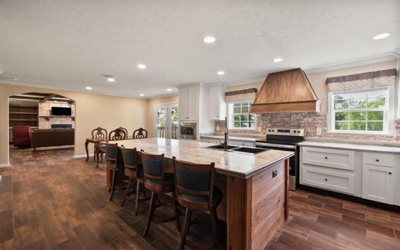 1524 SE County Road 3135, Corsicana, TX 75109, 4 Bedrooms Bedrooms, ,2 BathroomsBathrooms,Residential,For Sale,1524 SE County Road 3135,20901745