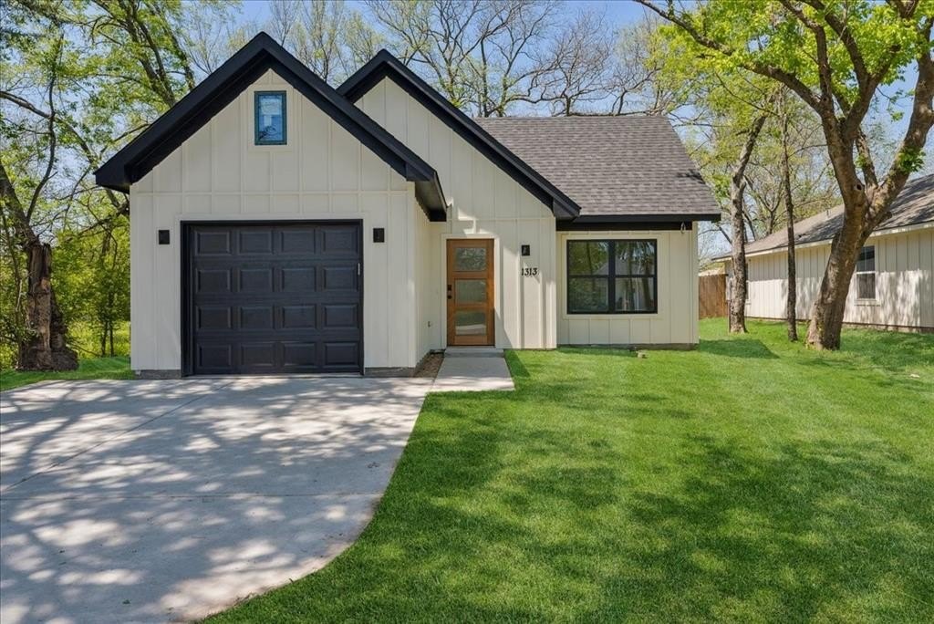 1313 Franklin Avenue, Bonham, TX 75418, 3 Habitaciones Habitaciones , ,2 BañosBaños,Residential,En Venta,1313 Franklin Avenue,20901897