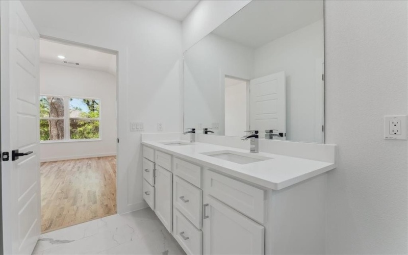 1313 Franklin Avenue, Bonham, TX 75418, 3 Habitaciones Habitaciones , ,2 BañosBaños,Residential,En Venta,1313 Franklin Avenue,20901897