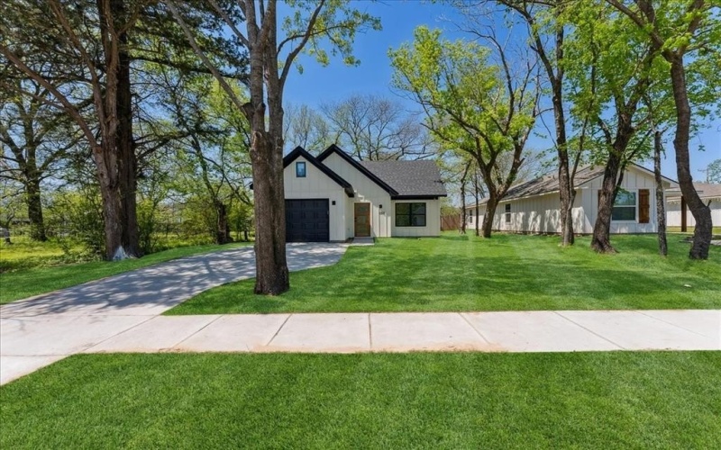 1313 Franklin Avenue, Bonham, TX 75418, 3 Habitaciones Habitaciones , ,2 BañosBaños,Residential,En Venta,1313 Franklin Avenue,20901897