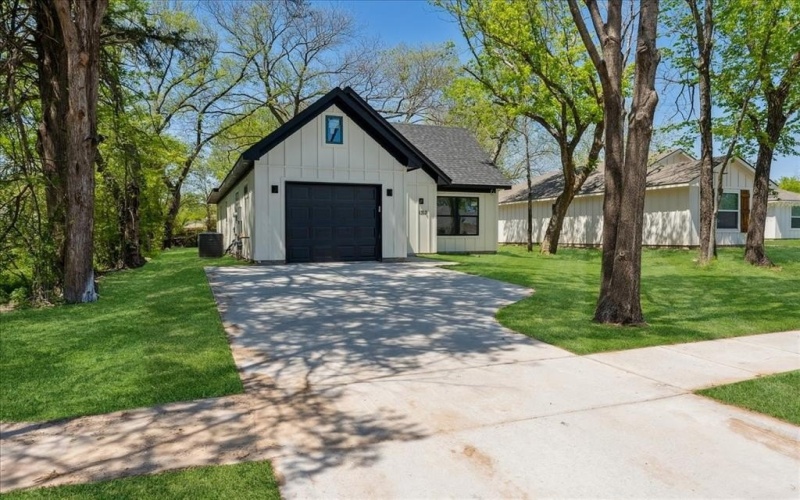 1313 Franklin Avenue, Bonham, TX 75418, 3 Habitaciones Habitaciones , ,2 BañosBaños,Residential,En Venta,1313 Franklin Avenue,20901897
