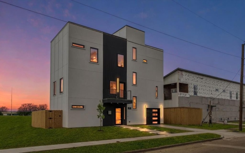 1926 Pueblo Street, Dallas, TX 75212, 3 Bedrooms Bedrooms, ,3 BathroomsBathrooms,Residential,For Sale,1926 Pueblo Street,20904479