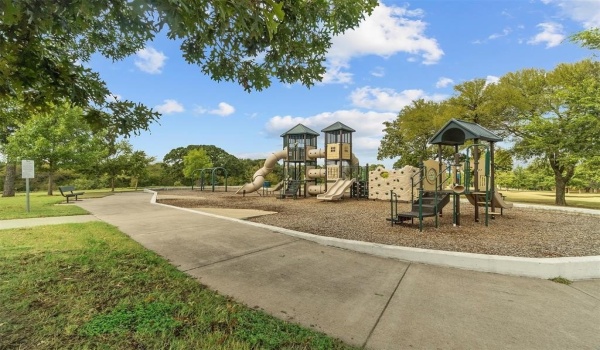 4009 Whisperwood Lane, Denton, TX 76210, 4 Bedrooms Bedrooms, ,3 BathroomsBathrooms,Residential,For Sale,4009 Whisperwood Lane,20903652
