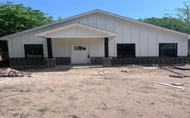 703 E Willingham Street, Cleburne, TX 76031, 3 Bedrooms Bedrooms, ,2 BathroomsBathrooms,Residential,For Sale,703 E Willingham Street,20903929