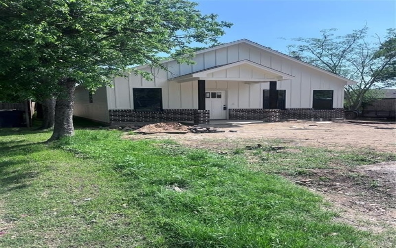 703 E Willingham Street, Cleburne, TX 76031, 3 Bedrooms Bedrooms, ,2 BathroomsBathrooms,Residential,For Sale,703 E Willingham Street,20903929