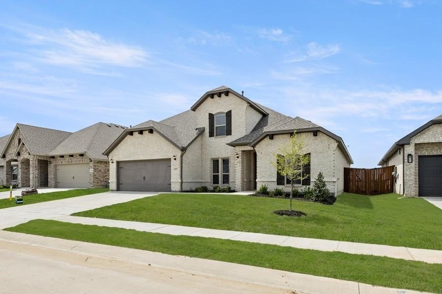 1113 Cascades Drive, Justin, TX 76247, 4 Bedrooms Bedrooms, ,3 BathroomsBathrooms,Residential,For Sale,1113 Cascades Drive,20903991