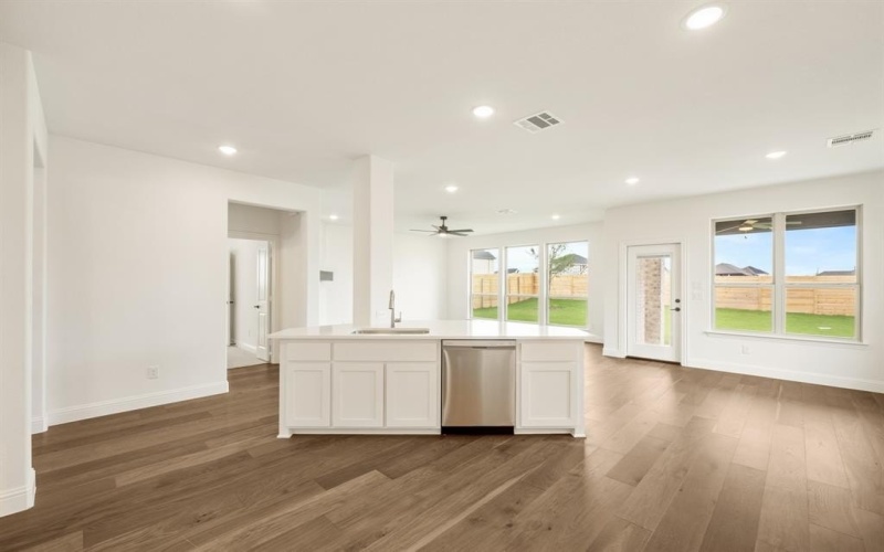 3933 Clingsman Way, McKinney, TX 75071, 5 Bedrooms Bedrooms, ,3 BathroomsBathrooms,Residential,For Sale,3933 Clingsman Way,20908390