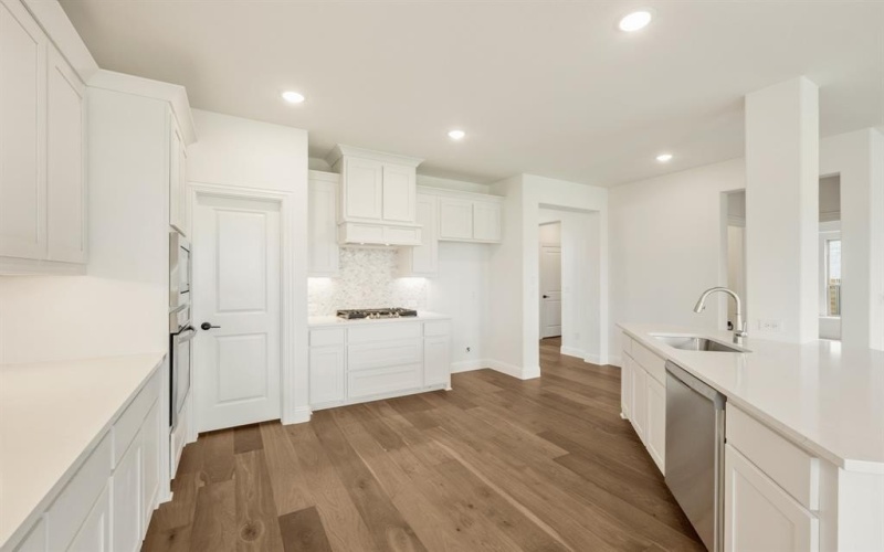 3933 Clingsman Way, McKinney, TX 75071, 5 Bedrooms Bedrooms, ,3 BathroomsBathrooms,Residential,For Sale,3933 Clingsman Way,20908390