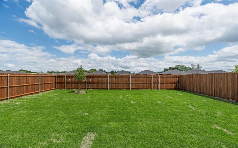 5016 Volunteer Drive, Ennis, TX 75119, 3 Bedrooms Bedrooms, ,2 BathroomsBathrooms,Residential,For Sale,5016 Volunteer Drive,20906134
