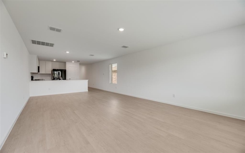 5016 Volunteer Drive, Ennis, TX 75119, 3 Bedrooms Bedrooms, ,2 BathroomsBathrooms,Residential,For Sale,5016 Volunteer Drive,20906134