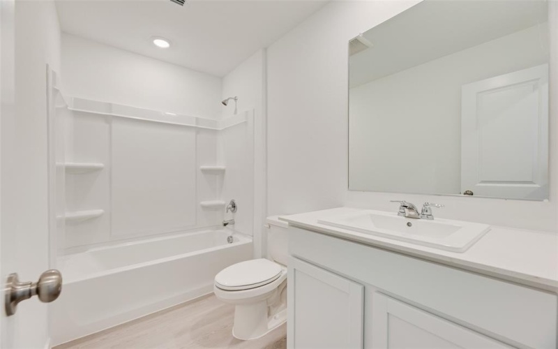 5016 Volunteer Drive, Ennis, TX 75119, 3 Bedrooms Bedrooms, ,2 BathroomsBathrooms,Residential,For Sale,5016 Volunteer Drive,20906134