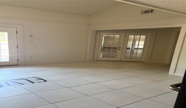 685 W Texas Avenue, Marshall, TX 75692, ,Commercial Sale,En Venta,685 W Texas Avenue,20906146