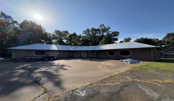 685 W Texas Avenue, Marshall, TX 75692, ,Commercial Sale,En Venta,685 W Texas Avenue,20906146