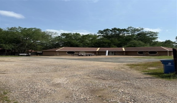 685 W Texas Avenue, Marshall, TX 75692, ,Commercial Sale,En Venta,685 W Texas Avenue,20906146