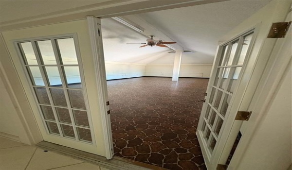 685 W Texas Avenue, Marshall, TX 75692, ,Commercial Sale,En Venta,685 W Texas Avenue,20906146
