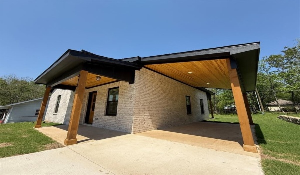 611 W Baker Street, Denison, TX 75020, 3 Bedrooms Bedrooms, ,2 BathroomsBathrooms,Residential,For Sale,611 W Baker Street,20906165
