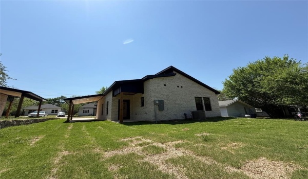 611 W Baker Street, Denison, TX 75020, 3 Bedrooms Bedrooms, ,2 BathroomsBathrooms,Residential,For Sale,611 W Baker Street,20906165