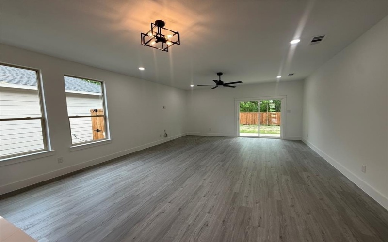 4809 Pickett Street, Greenville, TX 75401, 4 Habitaciones Habitaciones , ,3 BañosBaños,Residential,En Venta,4809 Pickett Street,20904573