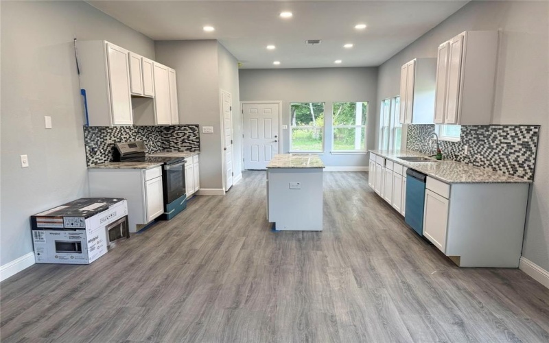 409 S Main Street, Bonham, TX 75418, 3 Bedrooms Bedrooms, ,2 BathroomsBathrooms,Residential,For Sale,409 S Main Street,20906481