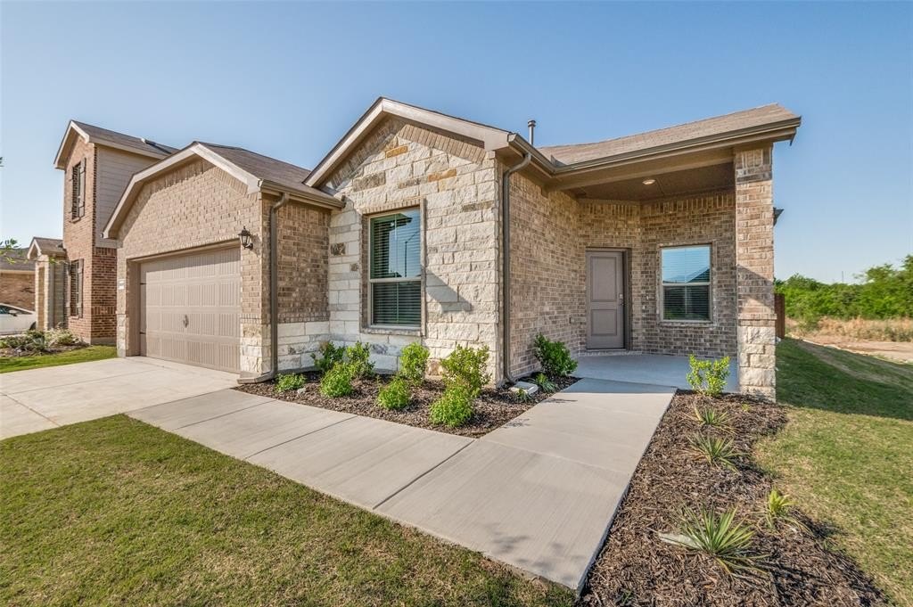 8601 Centerboard Lane, Fort Worth, TX 76179, 4 Bedrooms Bedrooms, ,2 BathroomsBathrooms,Residential Lease,For Rent,8601 Centerboard Lane,20906544