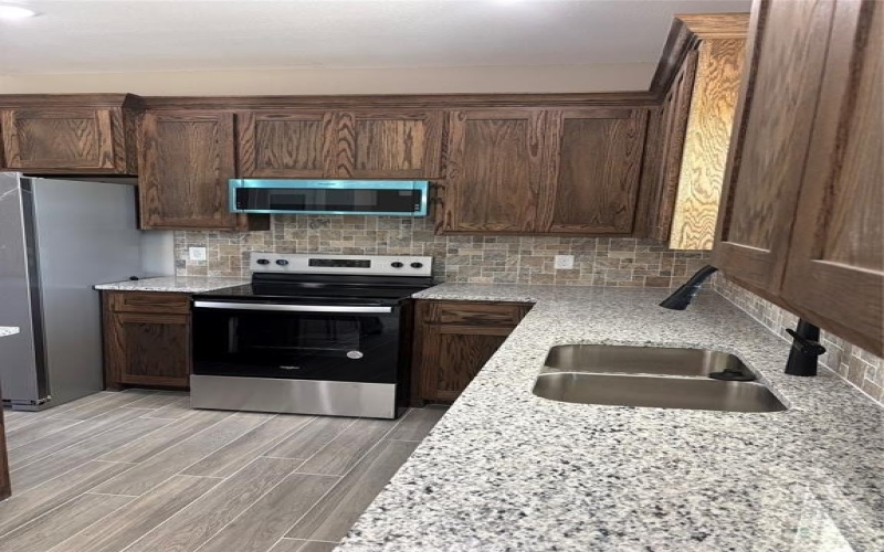 395 Brazos West Drive, Mineral Wells, TX 76067, 3 Habitaciones Habitaciones , ,2 BañosBaños,Residential,En Venta,395 Brazos West Drive,20906778