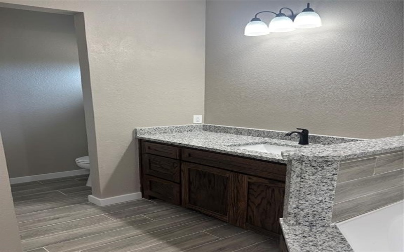 395 Brazos West Drive, Mineral Wells, TX 76067, 3 Habitaciones Habitaciones , ,2 BañosBaños,Residential,En Venta,395 Brazos West Drive,20906778