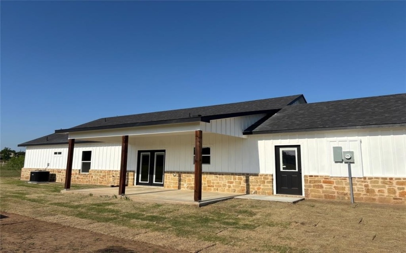 395 Brazos West Drive, Mineral Wells, TX 76067, 3 Habitaciones Habitaciones , ,2 BañosBaños,Residential,En Venta,395 Brazos West Drive,20906778