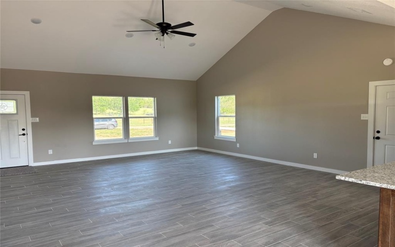 395 Brazos West Drive, Mineral Wells, TX 76067, 3 Habitaciones Habitaciones , ,2 BañosBaños,Residential,En Venta,395 Brazos West Drive,20906778