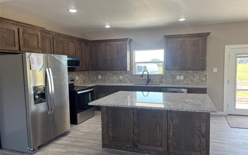 395 Brazos West Drive, Mineral Wells, TX 76067, 3 Habitaciones Habitaciones , ,2 BañosBaños,Residential,En Venta,395 Brazos West Drive,20906778
