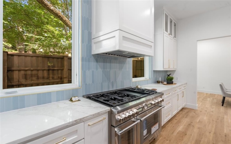 5940 Bryan Parkway, Dallas, TX 75206, 4 Bedrooms Bedrooms, ,5 BathroomsBathrooms,Residential,For Sale,5940 Bryan Parkway,20906828
