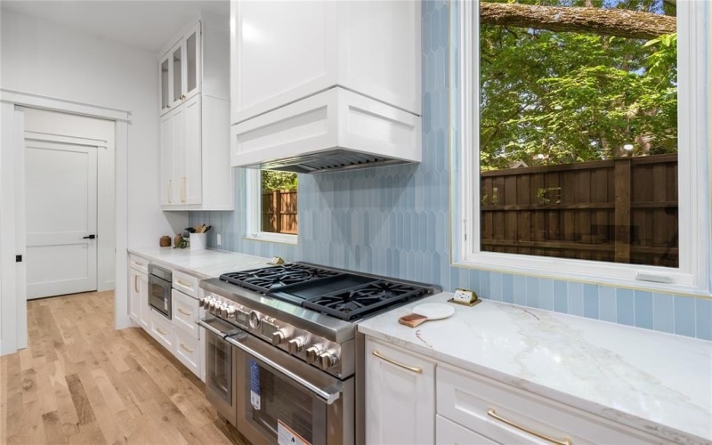 5940 Bryan Parkway, Dallas, TX 75206, 4 Bedrooms Bedrooms, ,5 BathroomsBathrooms,Residential,For Sale,5940 Bryan Parkway,20906828
