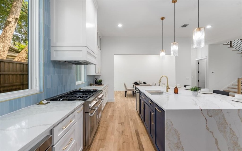 5940 Bryan Parkway, Dallas, TX 75206, 4 Bedrooms Bedrooms, ,5 BathroomsBathrooms,Residential,For Sale,5940 Bryan Parkway,20906828