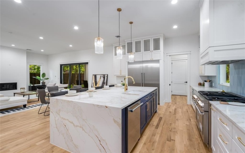 5940 Bryan Parkway, Dallas, TX 75206, 4 Bedrooms Bedrooms, ,5 BathroomsBathrooms,Residential,For Sale,5940 Bryan Parkway,20906828