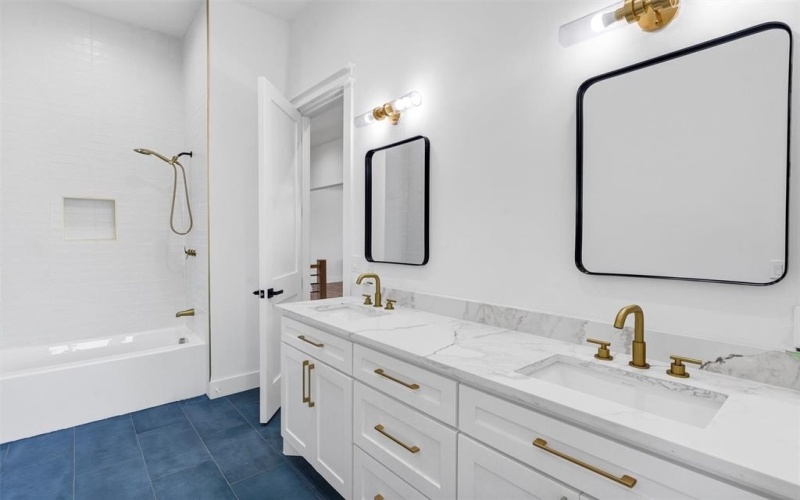 5940 Bryan Parkway, Dallas, TX 75206, 4 Bedrooms Bedrooms, ,5 BathroomsBathrooms,Residential,For Sale,5940 Bryan Parkway,20906828