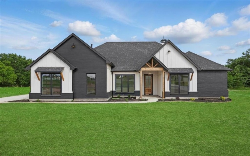 179 Norman Drive, Canton, TX 75103, 4 Bedrooms Bedrooms, ,3 BathroomsBathrooms,Residential,For Sale,179 Norman Drive,20904841