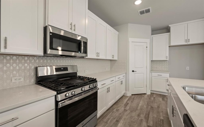 1125 Carnation Drive, Crowley, TX 76036, 3 Bedrooms Bedrooms, ,2 BathroomsBathrooms,Residential,For Sale,1125 Carnation Drive,20905001