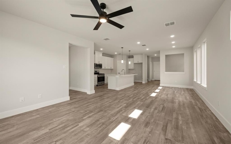1125 Carnation Drive, Crowley, TX 76036, 3 Bedrooms Bedrooms, ,2 BathroomsBathrooms,Residential,For Sale,1125 Carnation Drive,20905001
