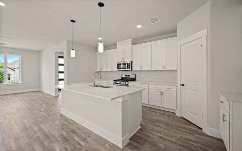 1125 Carnation Drive, Crowley, TX 76036, 3 Bedrooms Bedrooms, ,2 BathroomsBathrooms,Residential,For Sale,1125 Carnation Drive,20905001