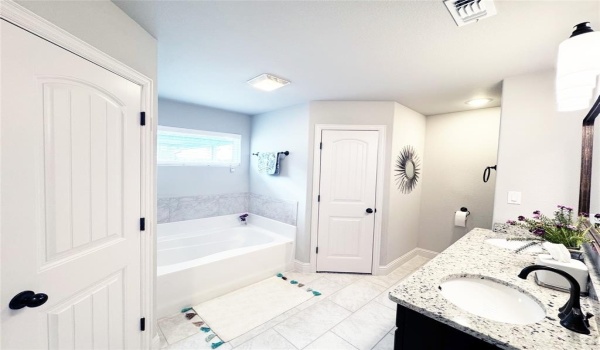 618 Pikes Place, Sherman, TX 75092, 4 Bedrooms Bedrooms, ,2 BathroomsBathrooms,Residential,For Sale,618 Pikes Place,20907200