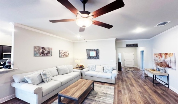 618 Pikes Place, Sherman, TX 75092, 4 Bedrooms Bedrooms, ,2 BathroomsBathrooms,Residential,For Sale,618 Pikes Place,20907200