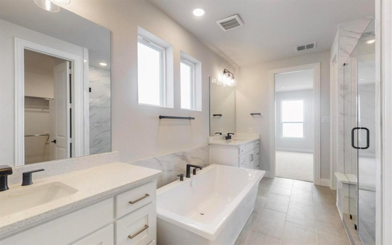 2208 Fairwater Mews, Rowlett, TX 75088, 4 Habitaciones Habitaciones , ,3 BañosBaños,Residential,En Venta,2208 Fairwater Mews,20905232