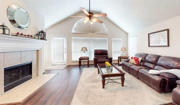 2416 Yuma Drive, Little Elm, TX 75068, 4 Bedrooms Bedrooms, ,3 BathroomsBathrooms,Residential Lease,For Rent,2416 Yuma Drive,20905278