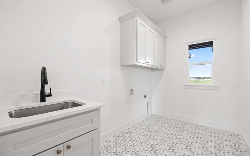737 Burr Oak Lane, Weatherford, TX 76085, 4 Bedrooms Bedrooms, ,2 BathroomsBathrooms,Residential,For Sale,737 Burr Oak Lane,20907443