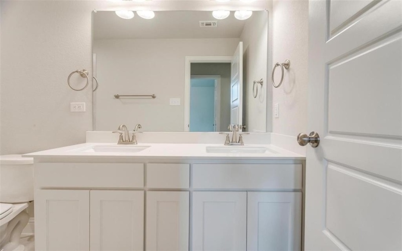 807 Homeplace Circle, Mansfield, TX 76063, 3 Habitaciones Habitaciones , ,2 BañosBaños,Residential Lease,En Alquiler,807 Homeplace Circle,20907459