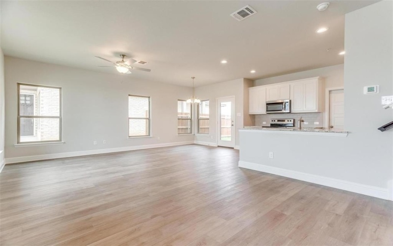 807 Homeplace Circle, Mansfield, TX 76063, 3 Habitaciones Habitaciones , ,2 BañosBaños,Residential Lease,En Alquiler,807 Homeplace Circle,20907459