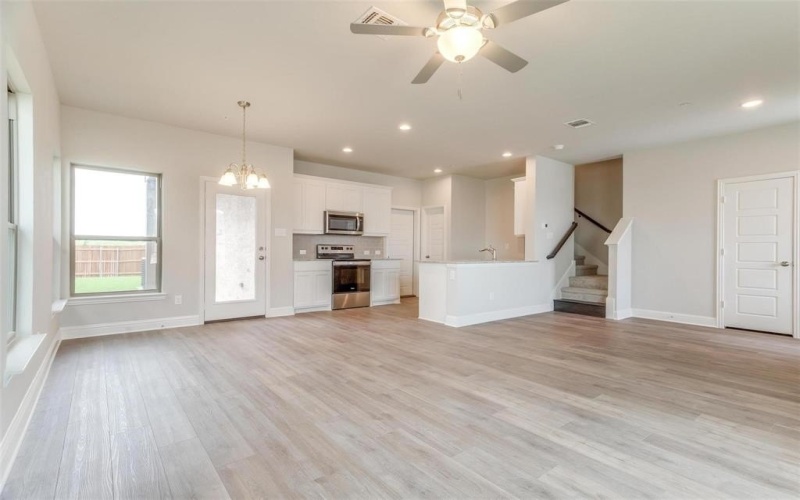 807 Homeplace Circle, Mansfield, TX 76063, 3 Habitaciones Habitaciones , ,2 BañosBaños,Residential Lease,En Alquiler,807 Homeplace Circle,20907459
