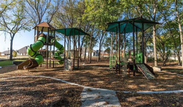 1904 Lakemont Drive, Van Alstyne, TX 75495, 4 Bedrooms Bedrooms, ,3 BathroomsBathrooms,Residential,For Sale,1904 Lakemont Drive,20907543