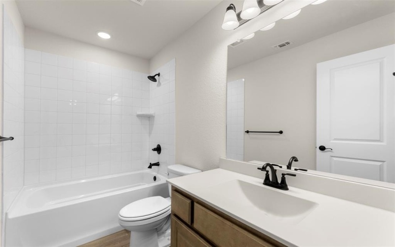 1826 Sudbury Drive, Cleburne, TX 76033, 3 Bedrooms Bedrooms, ,2 BathroomsBathrooms,Residential,For Sale,1826 Sudbury Drive,20905767